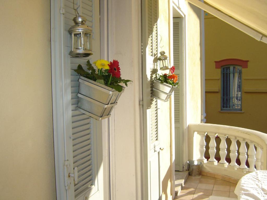 Aux 3 Lits Qui Chantent - Au Village Vence Exterior foto